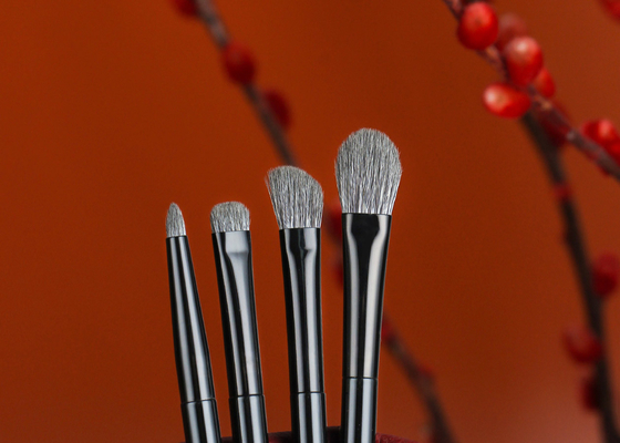 Vonira Beauty 4 ชิ้น เซ็ตแปรงเงาตา มีมือไม้ Ebony และขนแพะธรรมชาติที่ทําด้วยมือ